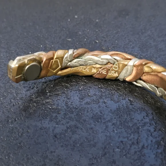 Sergio Lub Mixed Metal Cuff - Picture 3 of 3